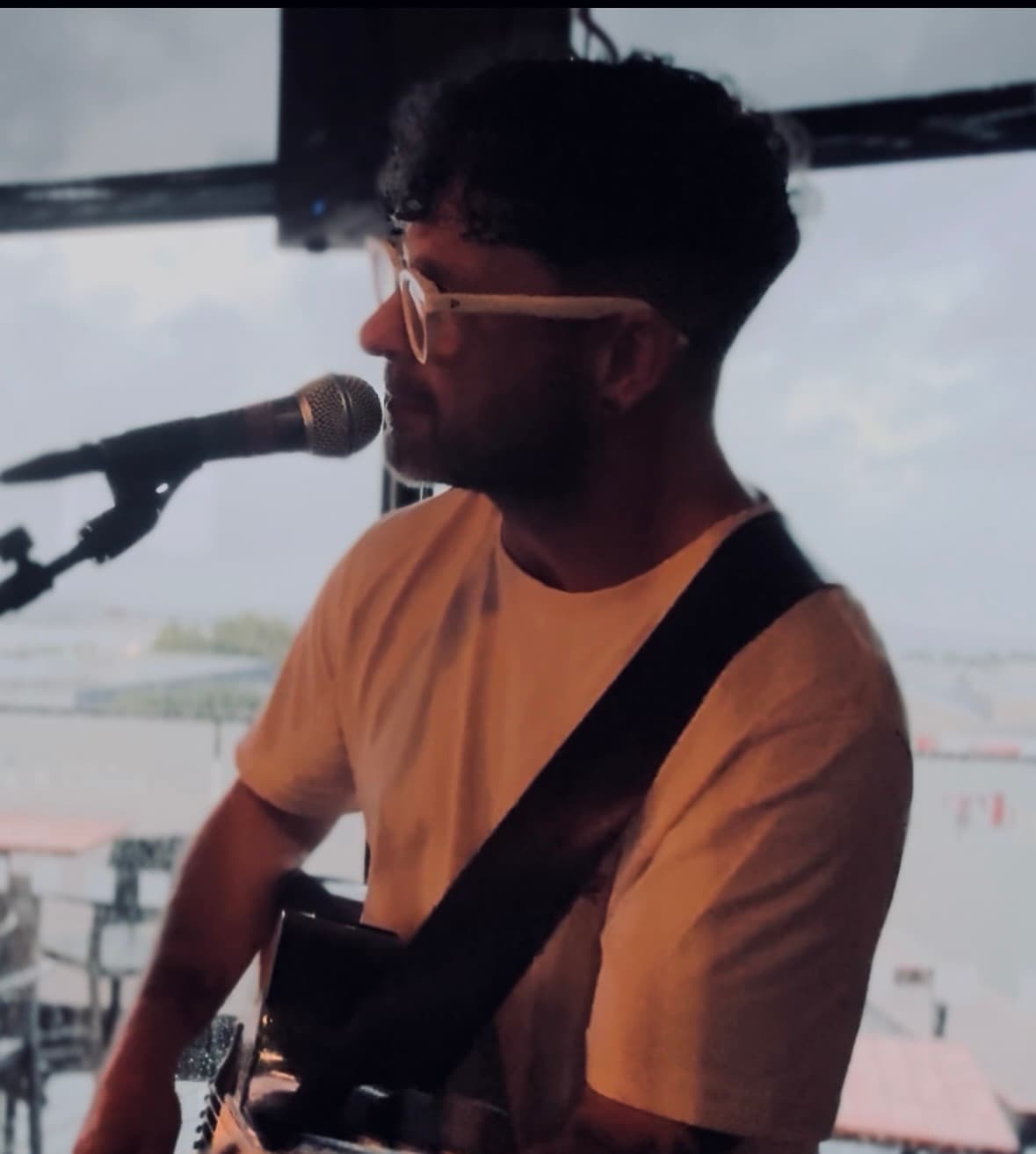 Joe Mac acoustic performance